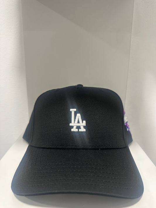 Black & white baby la logo